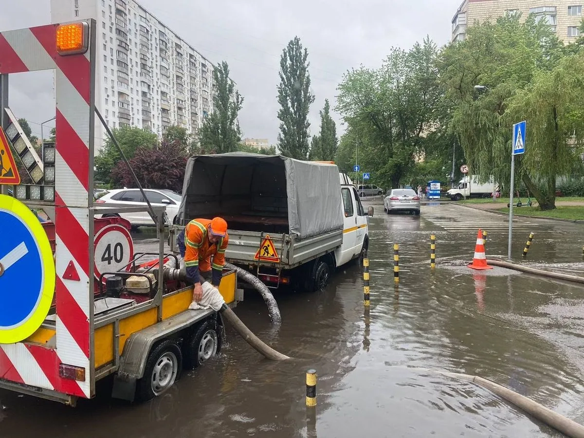 В Киеве из-за ливня уже есть подтопления в трех районах - Региональные  новости