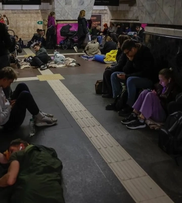 У Києві під час повітряної тривоги на станціях метро укривалися понад 6 тис. людей