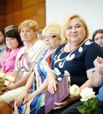 В Полтавській ОВА вручили державні відзнаки й почесні грамоти