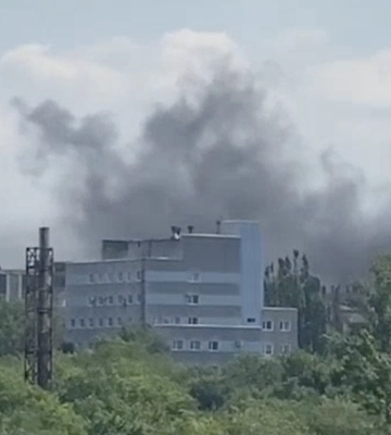 Взрывы в центре Донецка: местные говорят о "прилетах" по территории управления ФСБ 