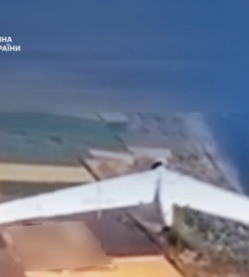 Одеські Прикордонники FPV-дроном знищили ворожий розвідувальний безпілотник Zala, -ВІДЕО