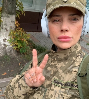 Не на поле боя: почему умерла военная и бывшая стилистка Зеленского Шура Рязанцева