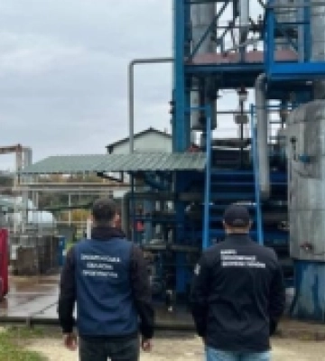 На Закарпатті судитимуть ділків, що організувалли масштабне виготовлення фальсифікованого пального