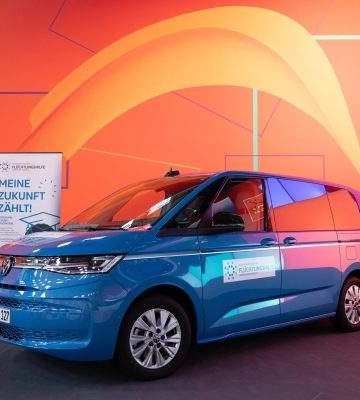 Допомога освіті: Нижня Саксонія передає Миколаєву 10 шкільних автомобілів