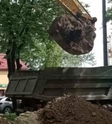 У Львові біля трьох будинків на вулиці Городоцькій замінили каналізацію
