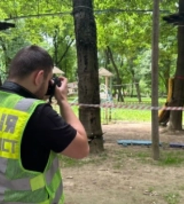 Обрив троса в Боздоському парку: 16 дітей отримали травми