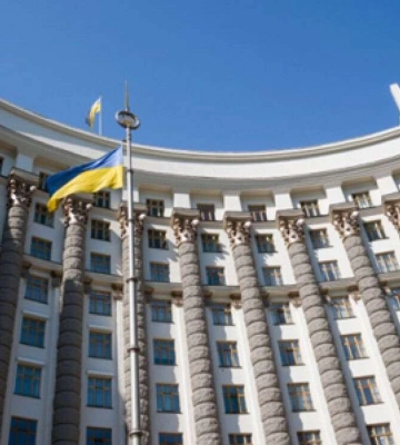 Кабмін забороняє громадам допомагати одна одній у будівництві укріплень