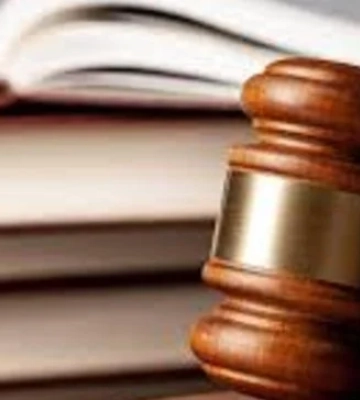 Суд конфіскував у контрабандиста дві кам’яні сокири бронзової доби