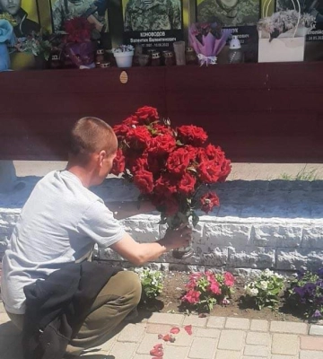 У Здолбунові затримали злодіїв з оберемком троянд