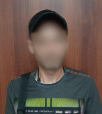 У Києві чоловік запрошував перехожих на застілля, а потім  їх грабував
