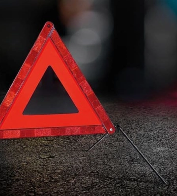 Причеп з посилками Нової пошти перевернувся у Києві