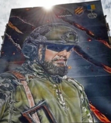 У Первомайському на Харківщині створили мурал на честь загиблого Героя України Олега Фадєєнка
