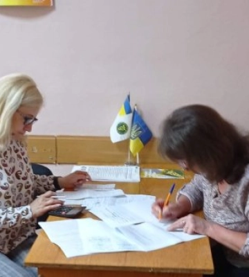 Фахівці Рахівської ДПІ роз’яснюють громадянам особливості отримання податкової знижки
