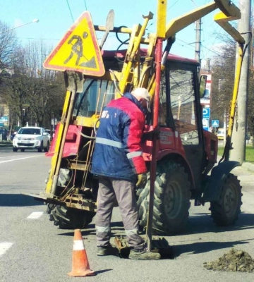 У Львові очистили усі дощоприймачі. Що знайшли