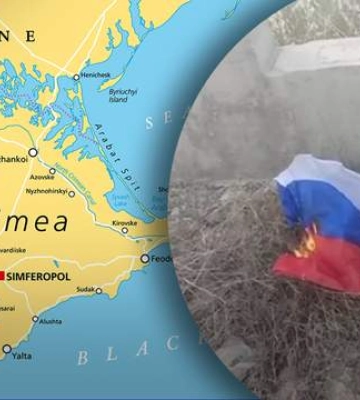 Уровень ненависти к врагу – критический: в Крыму люди массово жгли российскую символику