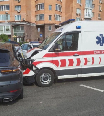 У Києві сталася ДТП за участю &quot;швидкої&quot;, є постраждалі - поліція