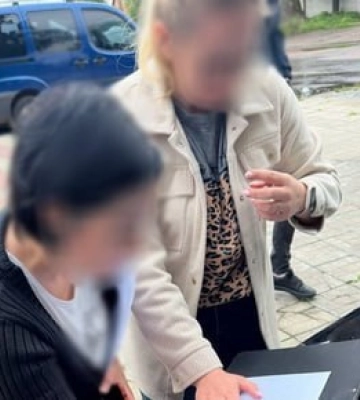 Жінка зібрала кошти на випускний для учнів житомирського ліцею та витратила їх на казино