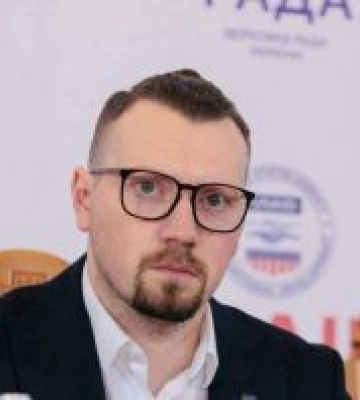 Віталій Безгін: Для уникнення блекаутів Україні необхідно провести децентралізацію генерації