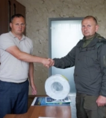 У громаді на Волині передали допомогу зведеній бригаді поліції