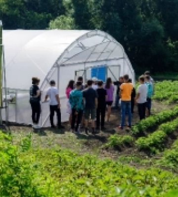 Старшокласники з села на Кіровоградщині знайомилися з «Соціальною теплицею»