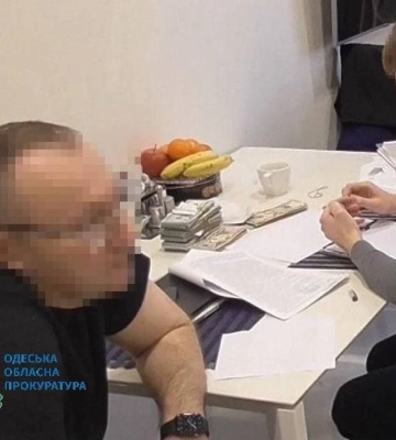 На Одещині судитимуть екскерівника медзакладу за розтрату на закупці матеріалів за ціною більш ніж вдвічі вище ринкової