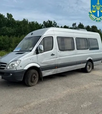 Росіяни на Сумщині вдарили по соціальному автобусу з 20 людьми всередині. Є постраждалі