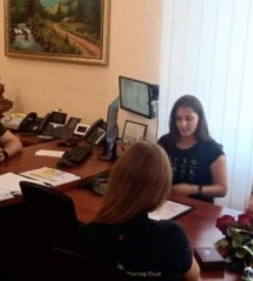 На Закарпатті дружині полеглого на війні прикордонника Максима Науменка вручили державну нагороду