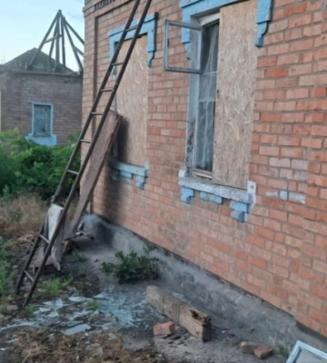 Важка артилерія та дрони: ворог вночі вдарив по Нікополю
