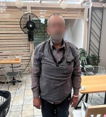Поліцейські  затримали   чоловіка, який вдерся на приватну територію