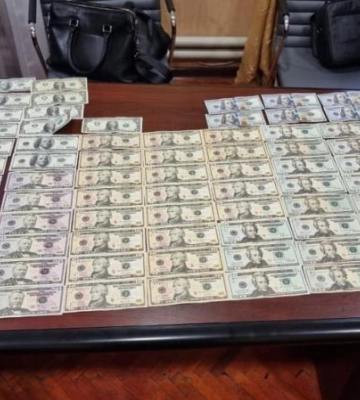 На Одещині трьох посадовців викрили на корупції