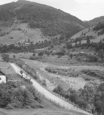 Як виглядало село Криворівня у давнину: добірка ретро-фотографій