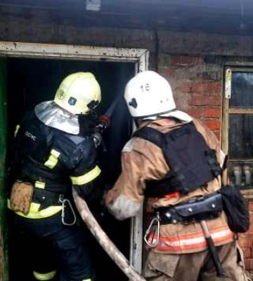На Путивльщині пожежники ліквідували пожежу в житловому секторі (відео)