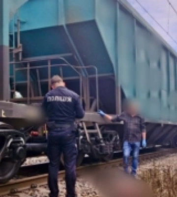 На Одещині вантажний потяг на сметь збив дівчину