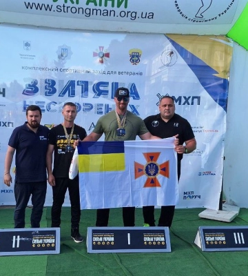Рівненські ветерани-силачі встановили новий рекорд