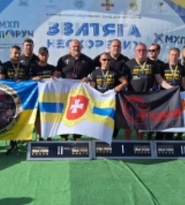 Рівненські ветерани-силачі встановили новий рекорд