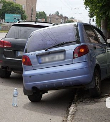У Кривому Розі на проспекті Володимира Великого сталася потрійна ДТП