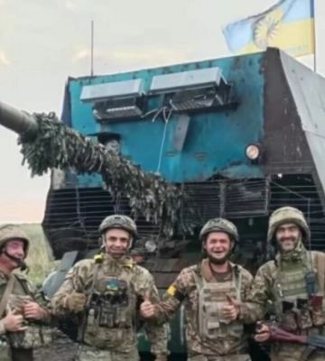 Бійці ЗСУ затрофеїли російський “танк-сарай” і взяли в полон його екіпаж