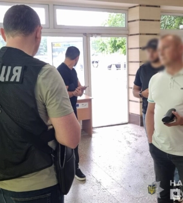 Затримано кількох посадовців, які за хабар хотіли віддати в оренду землю біля траси Одеса-Рені
