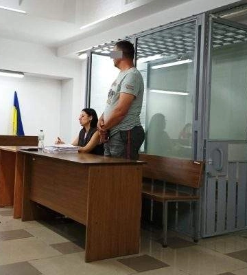 Директора підприємства відправили до СІЗО за продаж "гуманітарних" автомобілів