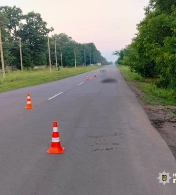 В Одеській області на проїзній частині виявили тіло 24-річного хлопця
