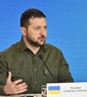 Більшість українців за те, щоб Зеленський залишався президентом до кінця воєнного стану, проти 22%