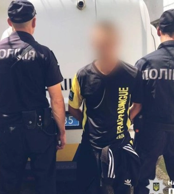 На Київщині чоловік підірвав гранату: є постраждалі