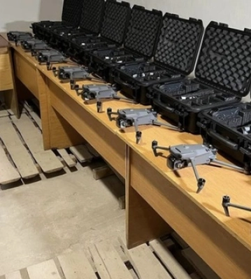Із Хмельницького передали воїнам 10 квадрокоптерів з тепловізором