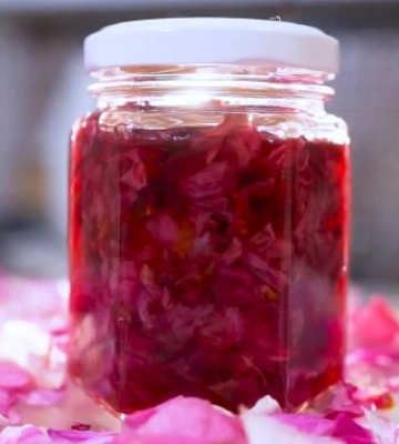 Нежная экзотика в хрустальной пиале: как приготовить вкусное варенье из роз
