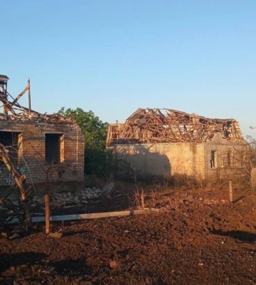 Місцева влада показала фото однієї з вулиць у Бургунці на Херсонщині після обстрілу армією РФ