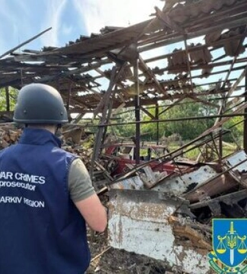 Наслідки удару авіабомби РФ по приватному сектору Харкова. ФОТОрепортаж