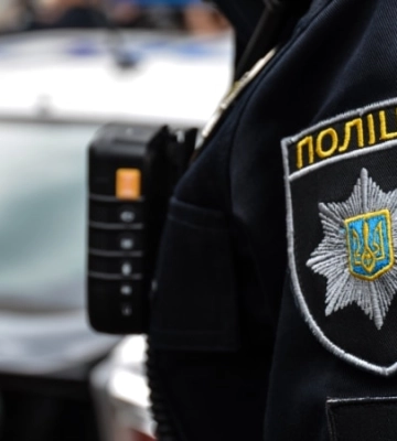 У Києві біля авто вистрілили у чоловіка