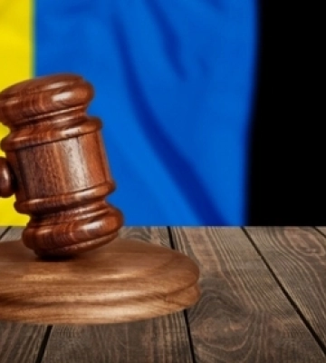 На Волині суд виправдав чоловіка, який їхав за кордон з фальшивими документами
