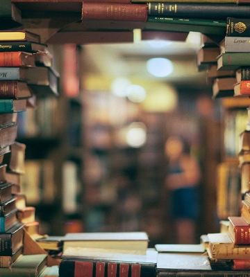 Українці отримають сертифікати на купівлю книжок: Зеленський підписав закон