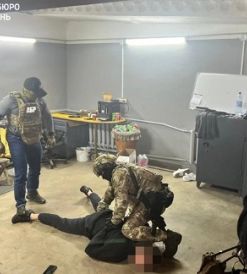 У Вінницькій області затримали сина начальника ТЦК, який обіцяв «допомогти» виїхати за кордон за $20 тисяч